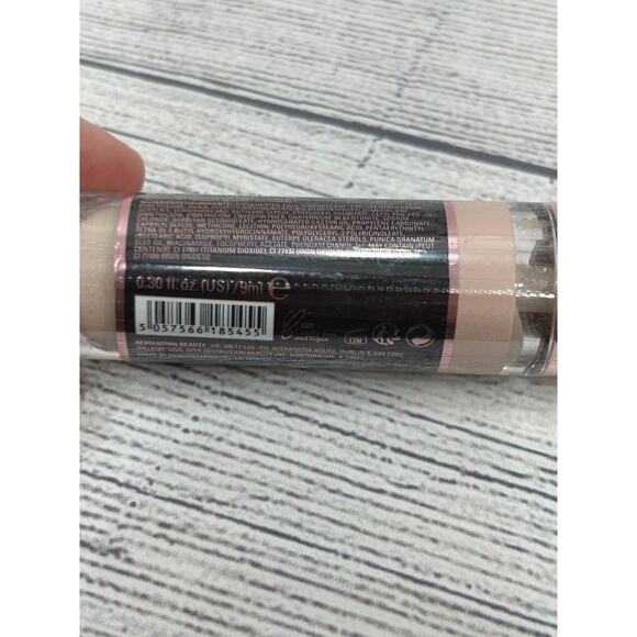 New Makeup Revolution Conceal & Define Infinite Longwear Concealer 9ml C1 - Picture 9 of 9